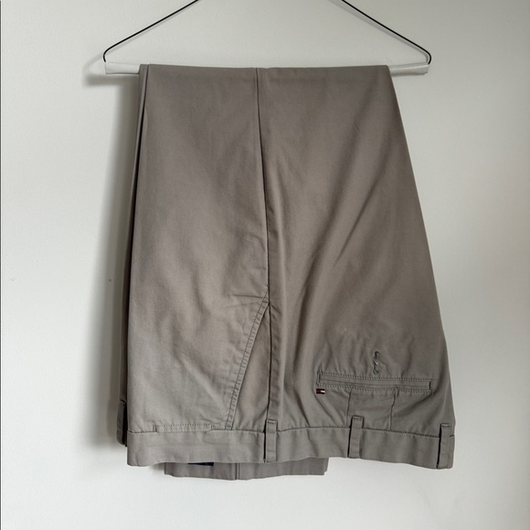 Tommy Hilfiger custom fit coupe sur mesure grey chino pants - 40W x 30L - Picture 1 of 3